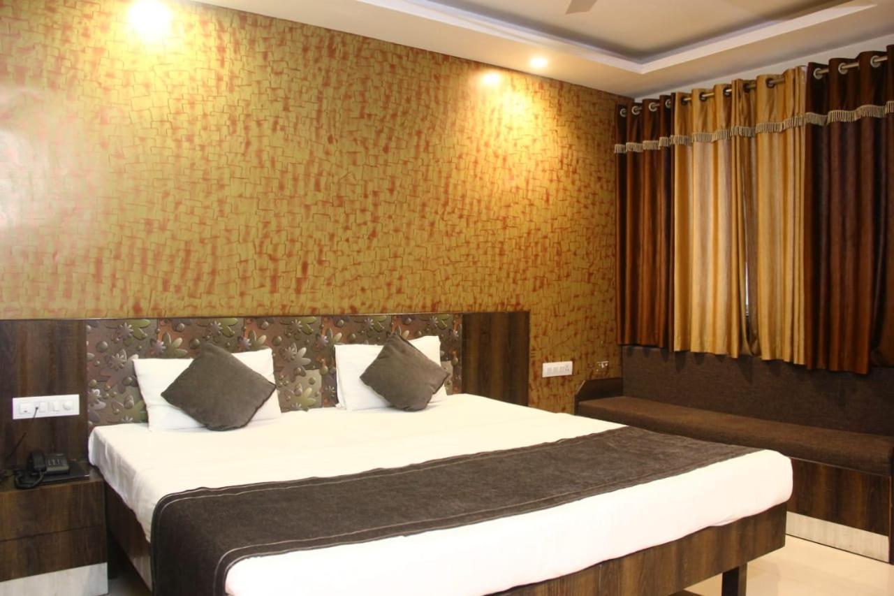 Nakshatra Hotel Banswara Exterior photo